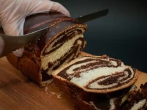 Cozonac cu nucă, cacao, rahat si stafide, 1,5 kg